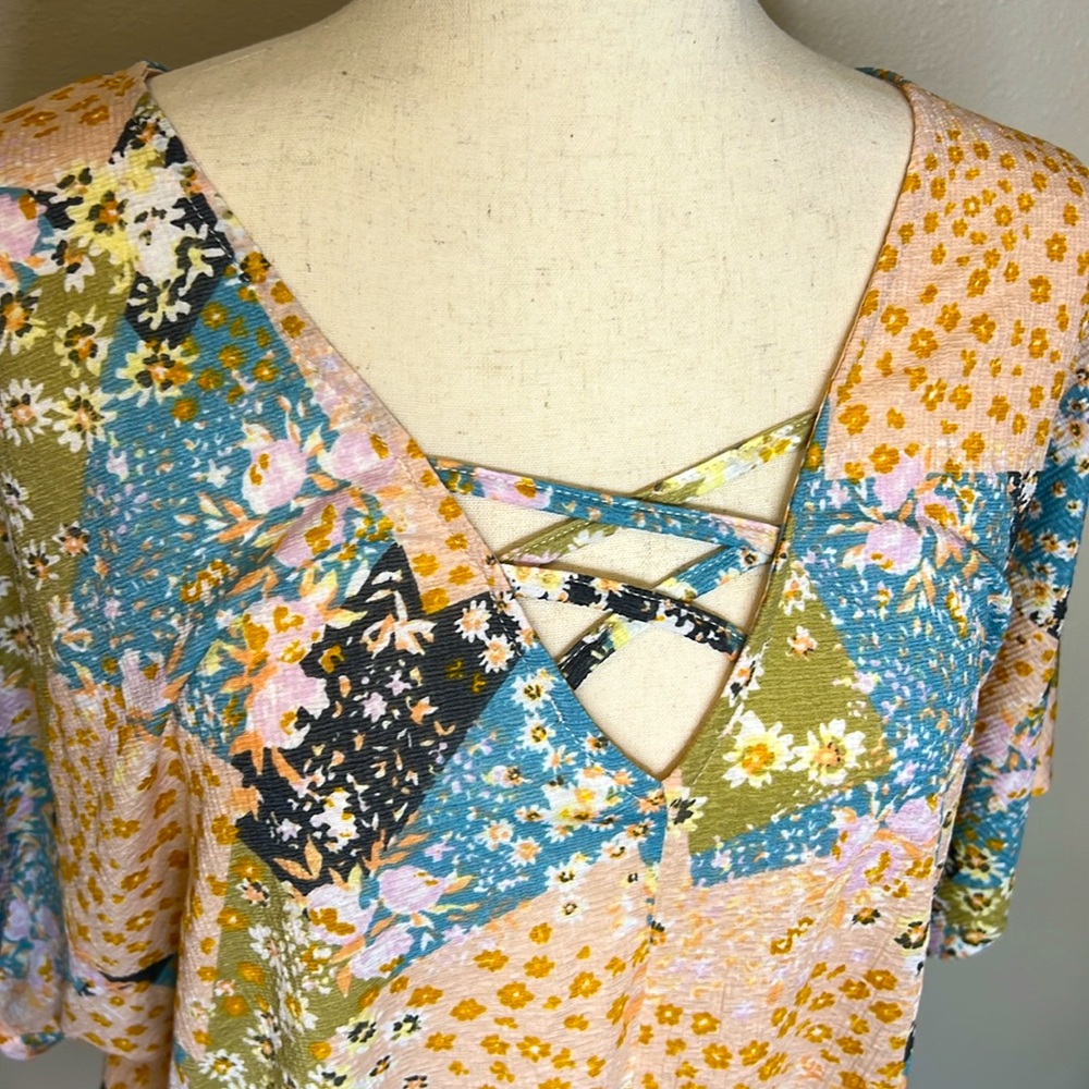 Daytrip Multicolor Patchwork Blouse - Picture 10 of 15